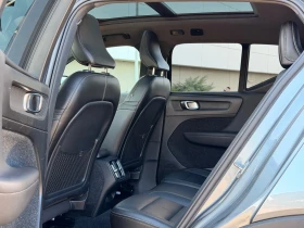 Volvo XC40 2.0T5-R-DESIGN-ПАНОРАМА-КОЖА-HARMAN/KARDON-161X.KM, снимка 11 - Автомобили и джипове - 53637473