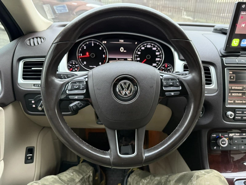VW Touareg VW Touareg 3.0 TDI V6 4x4 Air / Navi / Xenon / Lea, снимка 9 - Автомобили и джипове - 52529437