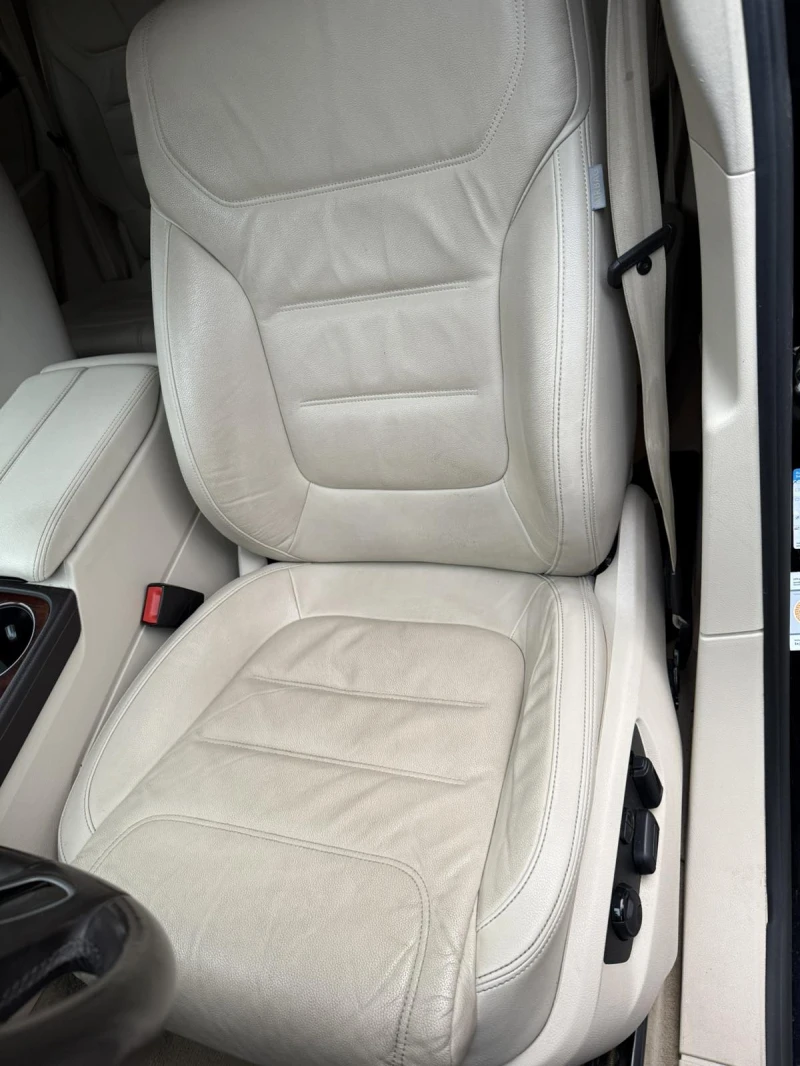 VW Touareg VW Touareg 3.0 TDI V6 4x4 Air / Navi / Xenon / Lea, снимка 13 - Автомобили и джипове - 52529437