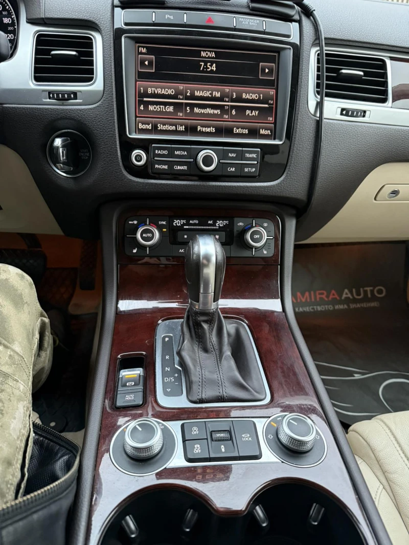 VW Touareg VW Touareg 3.0 TDI V6 4x4 Air / Navi / Xenon / Lea, снимка 11 - Автомобили и джипове - 52529437