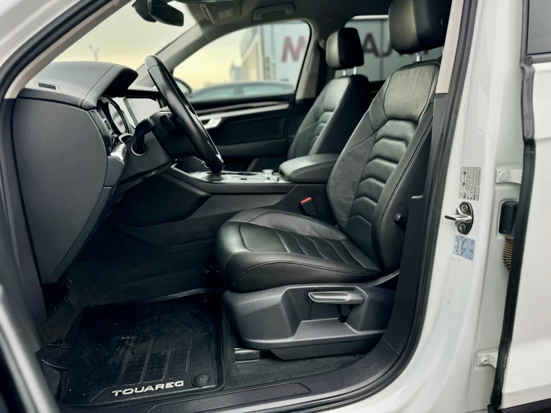 VW Touareg 3.0TDI 4-motion, снимка 9 - Автомобили и джипове - 52562850