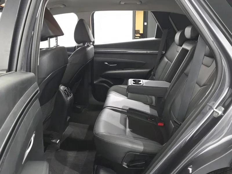 Hyundai Tucson, снимка 11 - Автомобили и джипове - 54830166