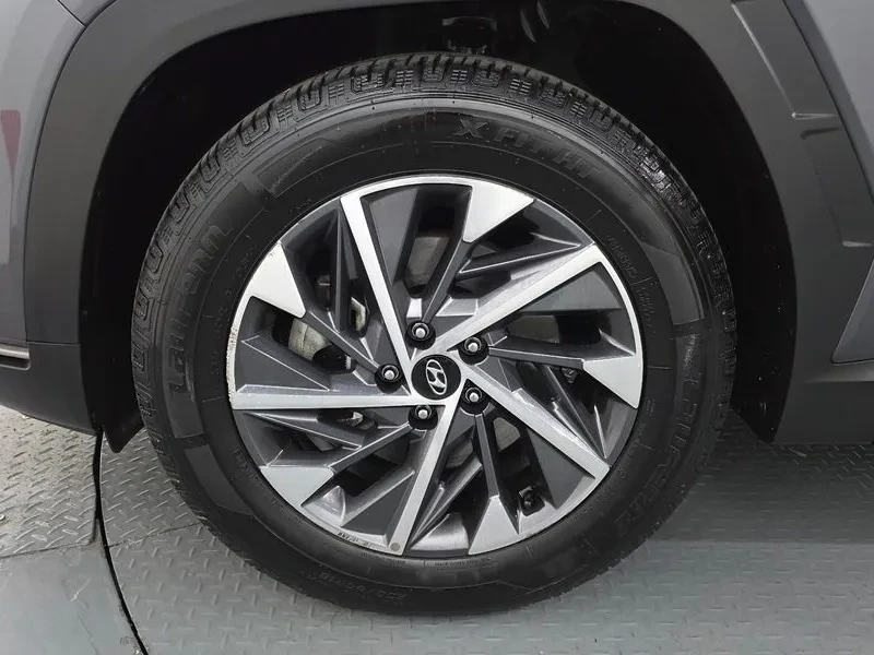 Hyundai Tucson, снимка 5 - Автомобили и джипове - 54830166