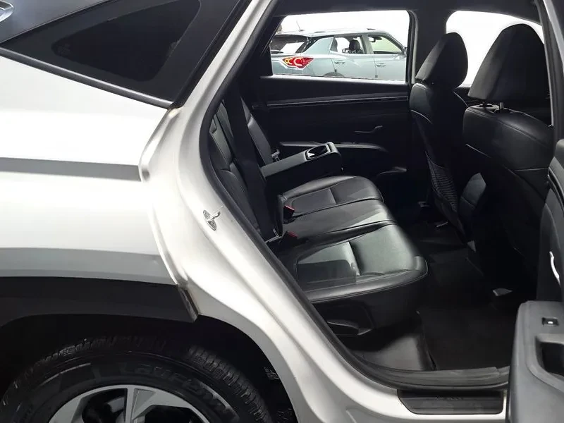 Hyundai Tucson 2.0 2WD MODERN, снимка 11 - Автомобили и джипове - 56293119