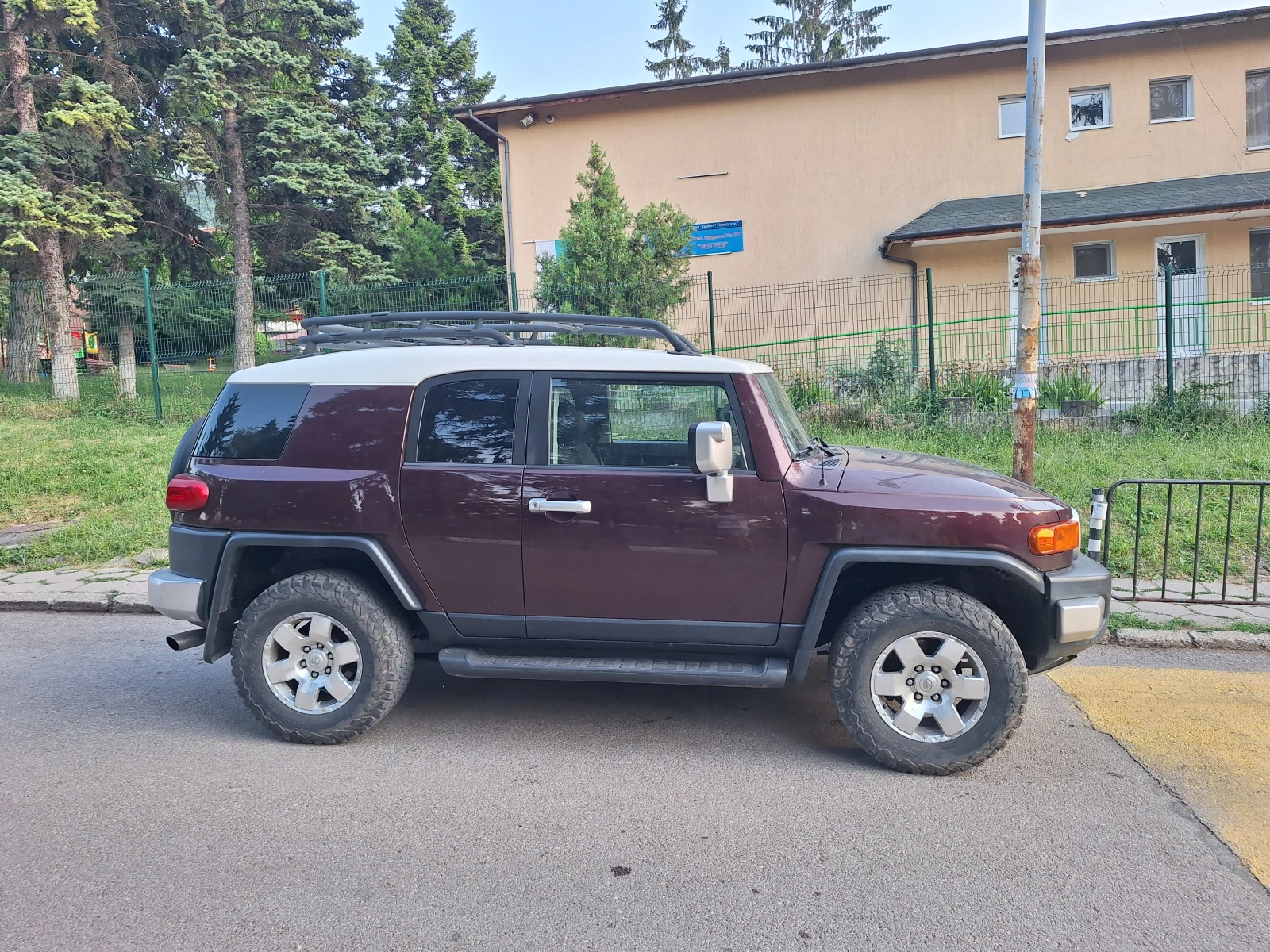 Toyota Fj cruiser 4.0 i V6 Automatic - изображение 2