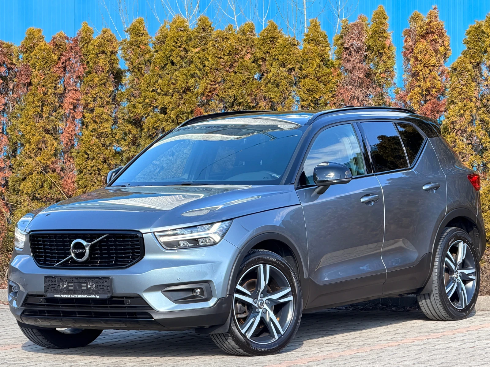 Volvo XC40 2.0T5-R-DESIGN-��������-����-HARMAN/KARDON-161X.KM | Mobile.bg � ����������� 1