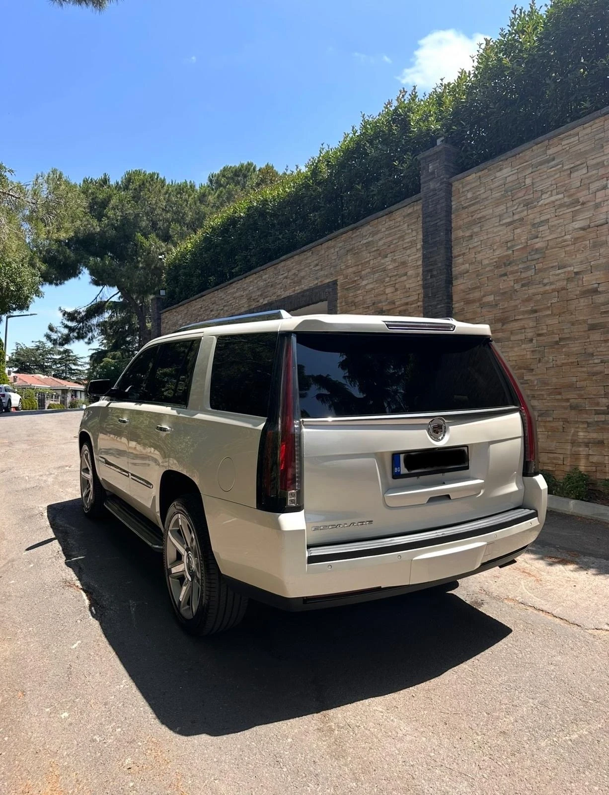 Cadillac Escalade  - изображение 3