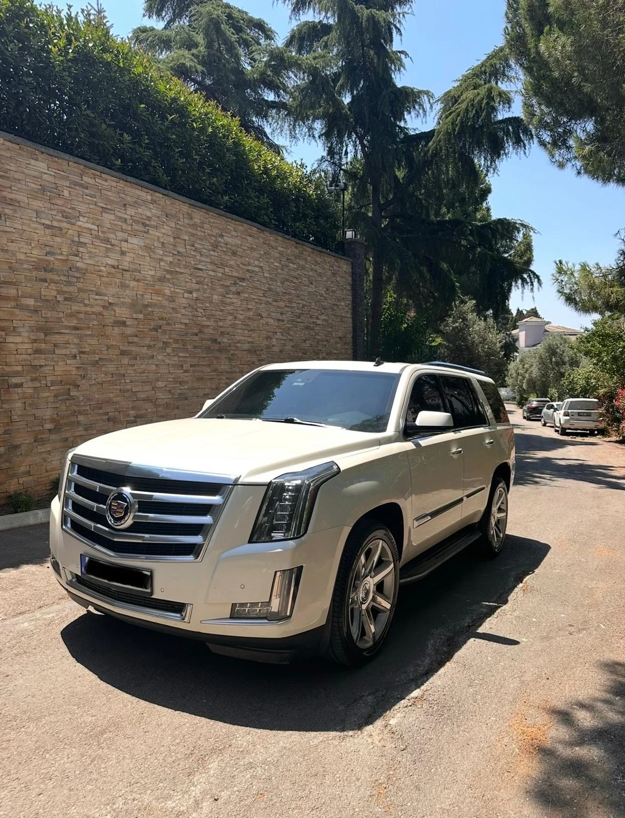 Cadillac Escalade  - изображение 2
