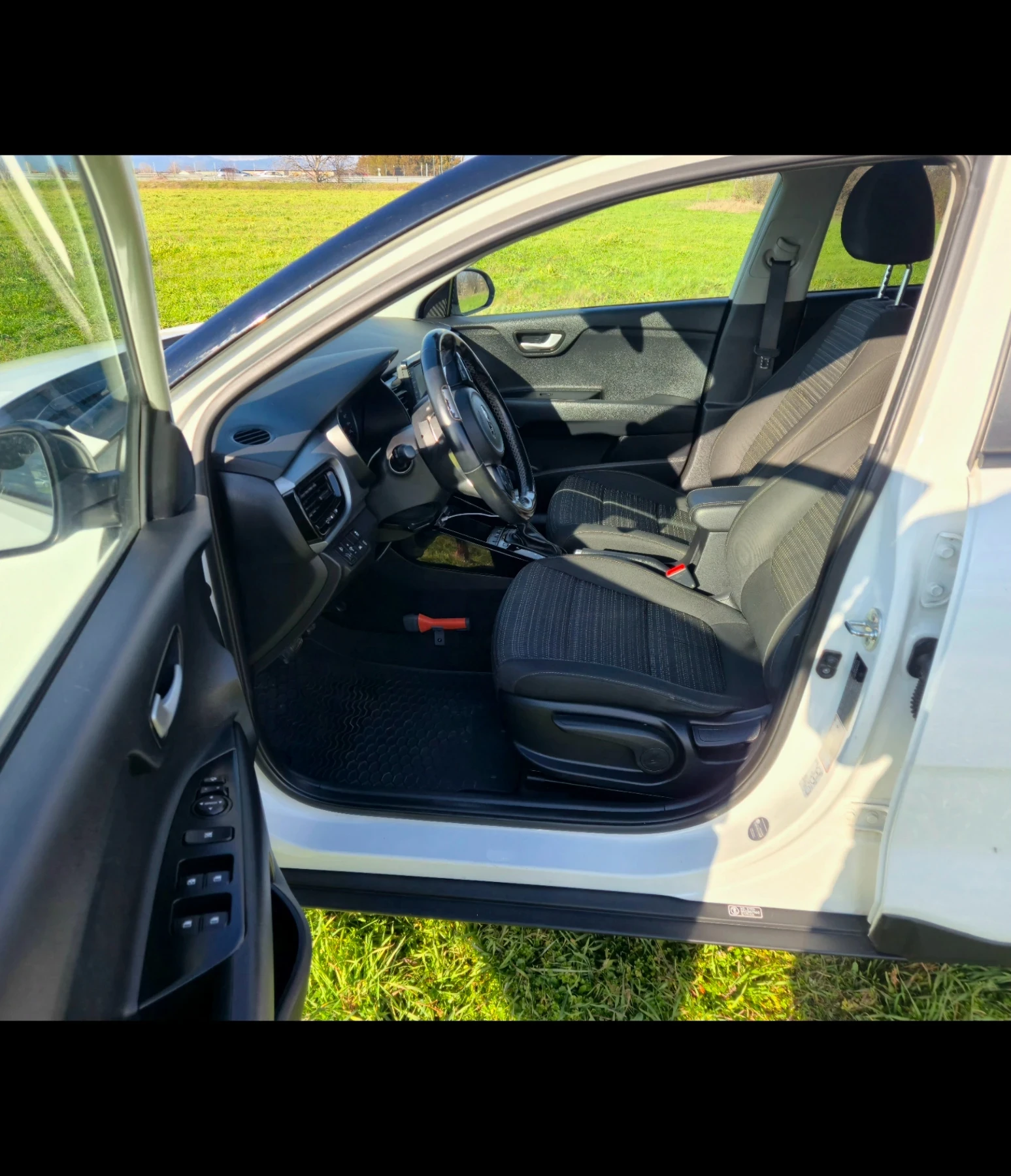 Kia Stonic  TOP 120kc.T- GDI HOBA - NAVI- CARPLAY-WAZE, снимка 15 - Автомобили и джипове - 53728626