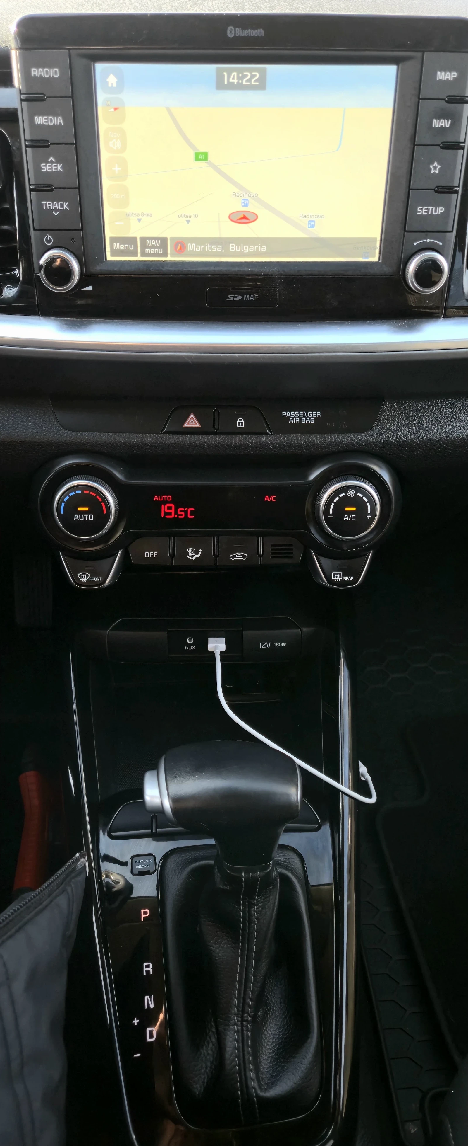 Kia Stonic  TOP 120kc.T- GDI HOBA - NAVI- CARPLAY-WAZE, снимка 14 - Автомобили и джипове - 53728626