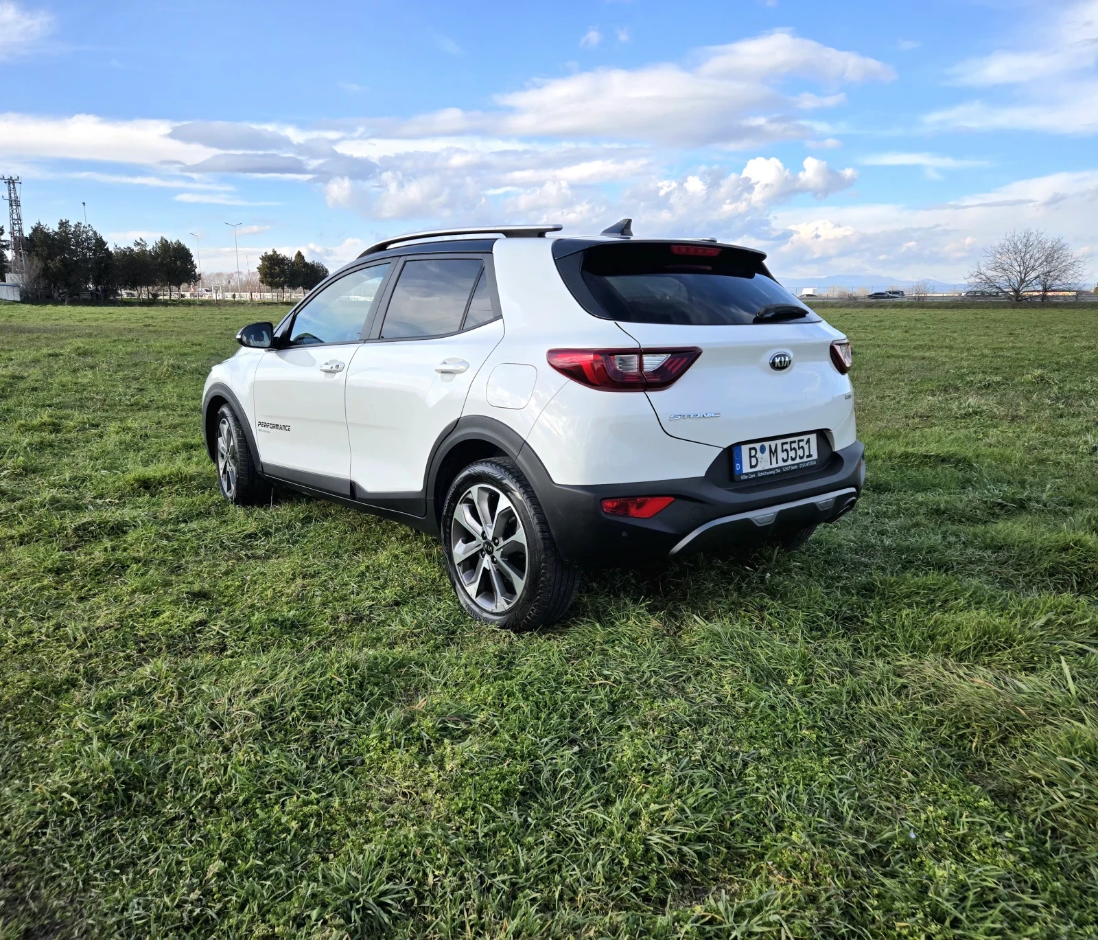 Kia Stonic  TOP 120kc.T- GDI HOBA - NAVI- CARPLAY-WAZE, снимка 4 - Автомобили и джипове - 53728626