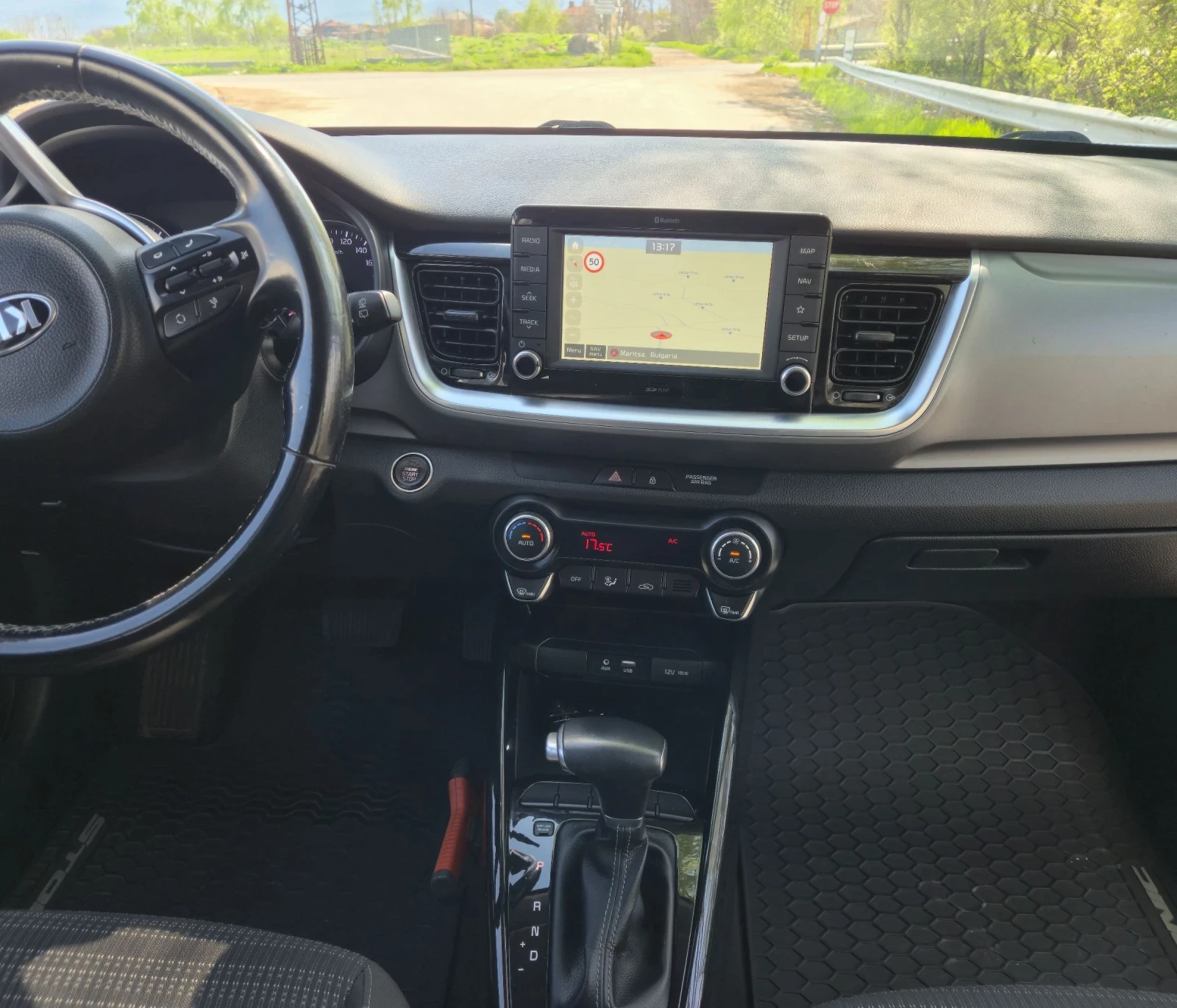 Kia Stonic  TOP 120kc.T- GDI - NAVI- CARPLAY-WAZE | Mobile.bg � ����������� 12