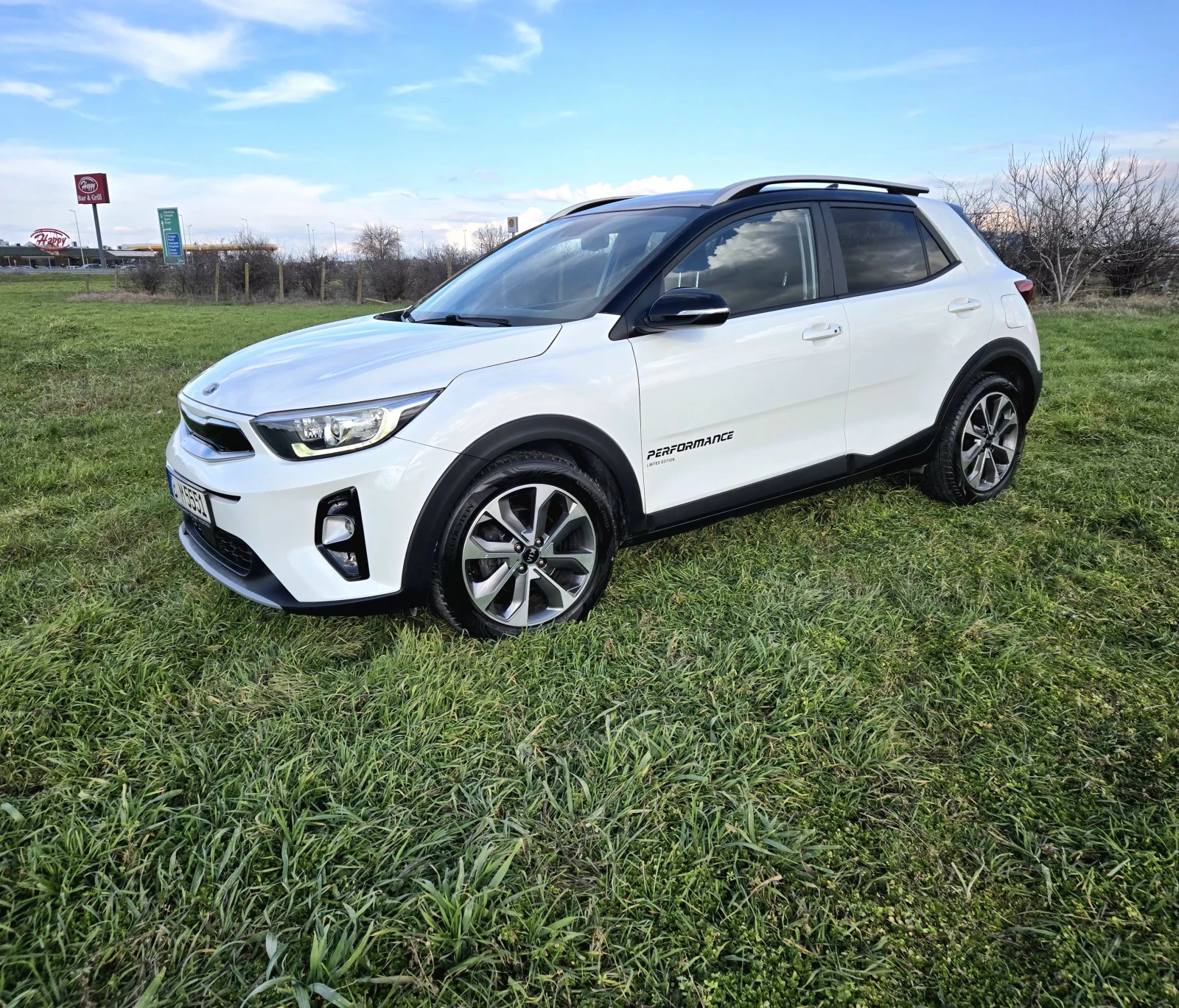 Kia Stonic  TOP 120kc.T- GDI HOBA - NAVI- CARPLAY-WAZE, снимка 3 - Автомобили и джипове - 53728626