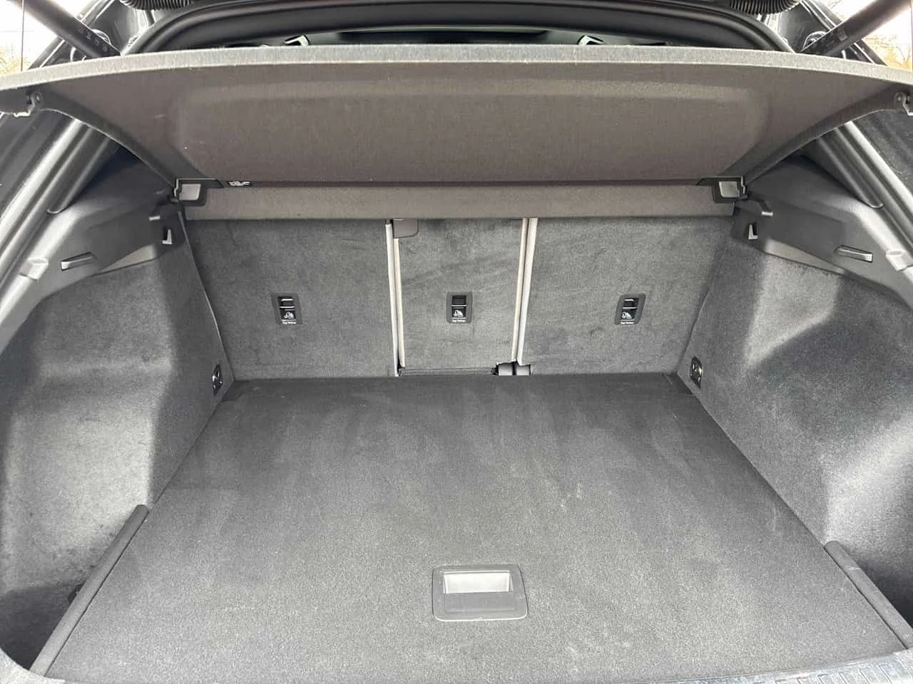 Audi Q3 * Technik * CARFAX * ДИГИТАЛНО * 360 * ПОДГРЕВИ, снимка 15 - Автомобили и джипове - 53891871