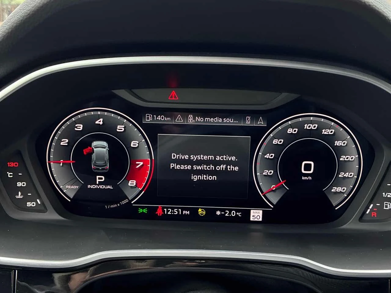 Audi Q3 * Technik * CARFAX * ДИГИТАЛНО * 360 * ПОДГРЕВИ, снимка 8 - Автомобили и джипове - 53891871