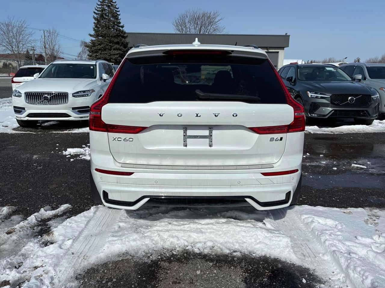 Volvo XC60 R Design  CARFAX, снимка 4 - Автомобили и джипове - 54172259