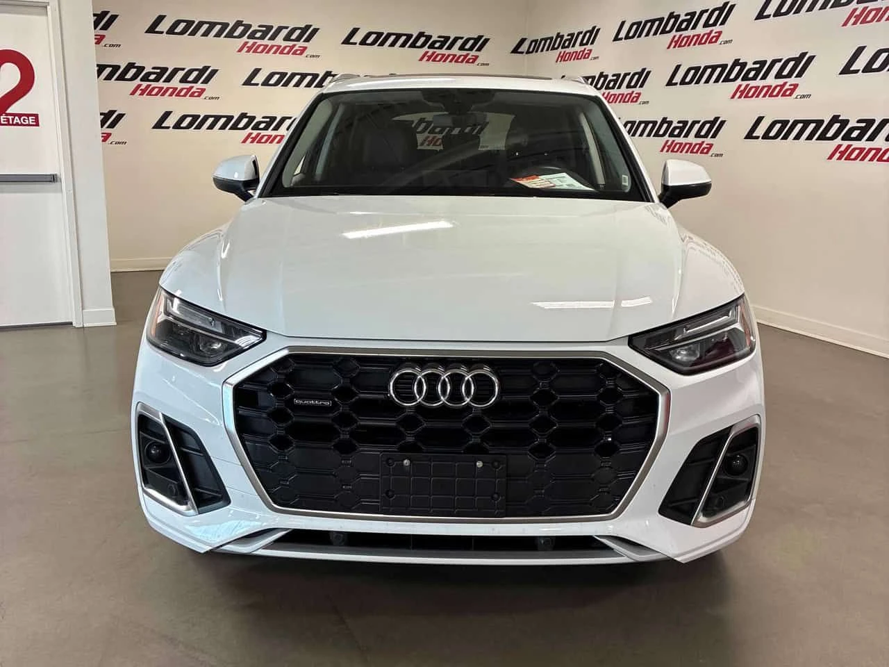 Audi Q5  Progressiv / LED / DISTRONIC / АВТОКРЕДИТ  , снимка 6 - Автомобили и джипове - 54961072