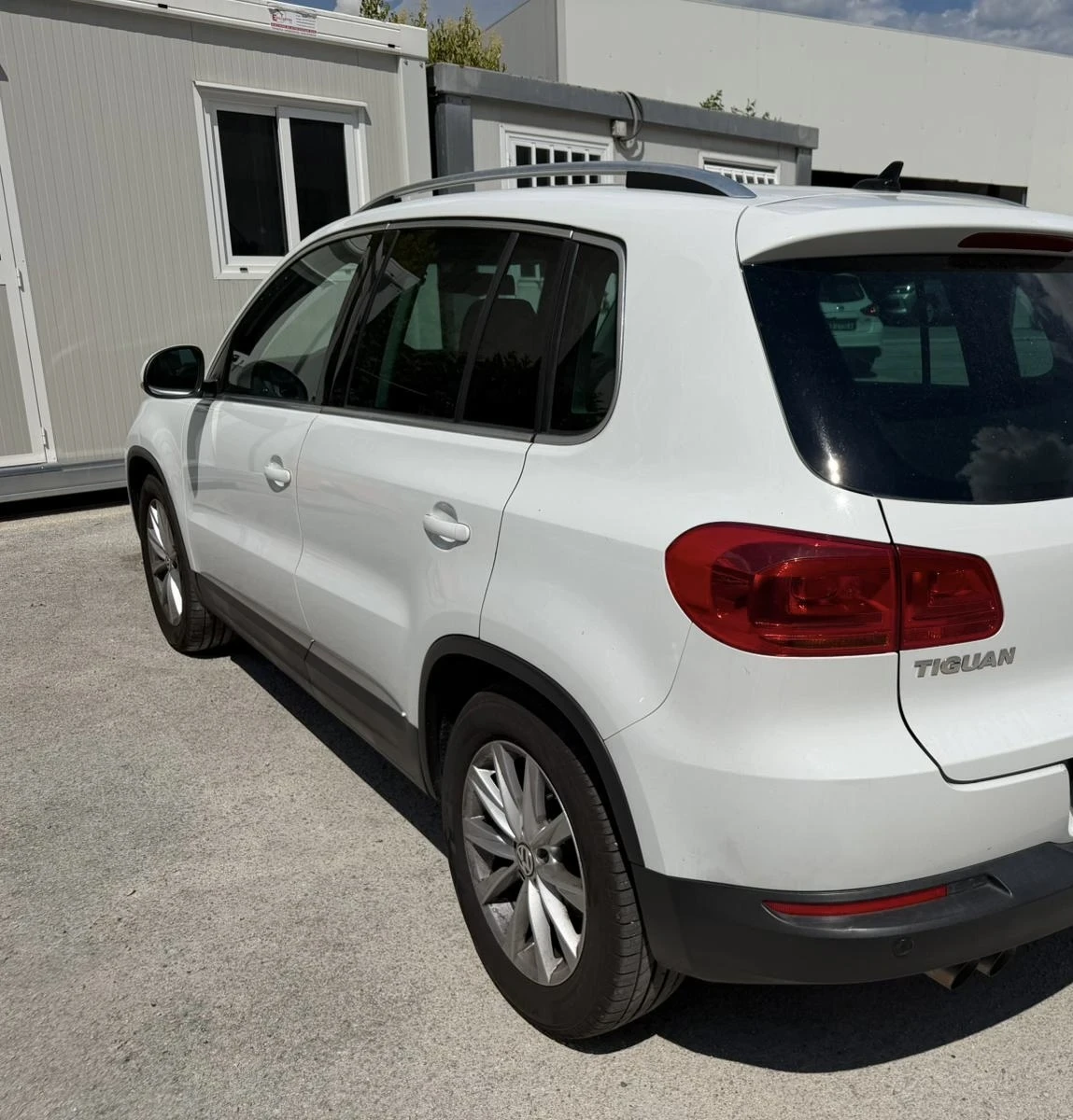 VW Tiguan 2.0 дизел навигация , снимка 3 - Автомобили и джипове - 54998134