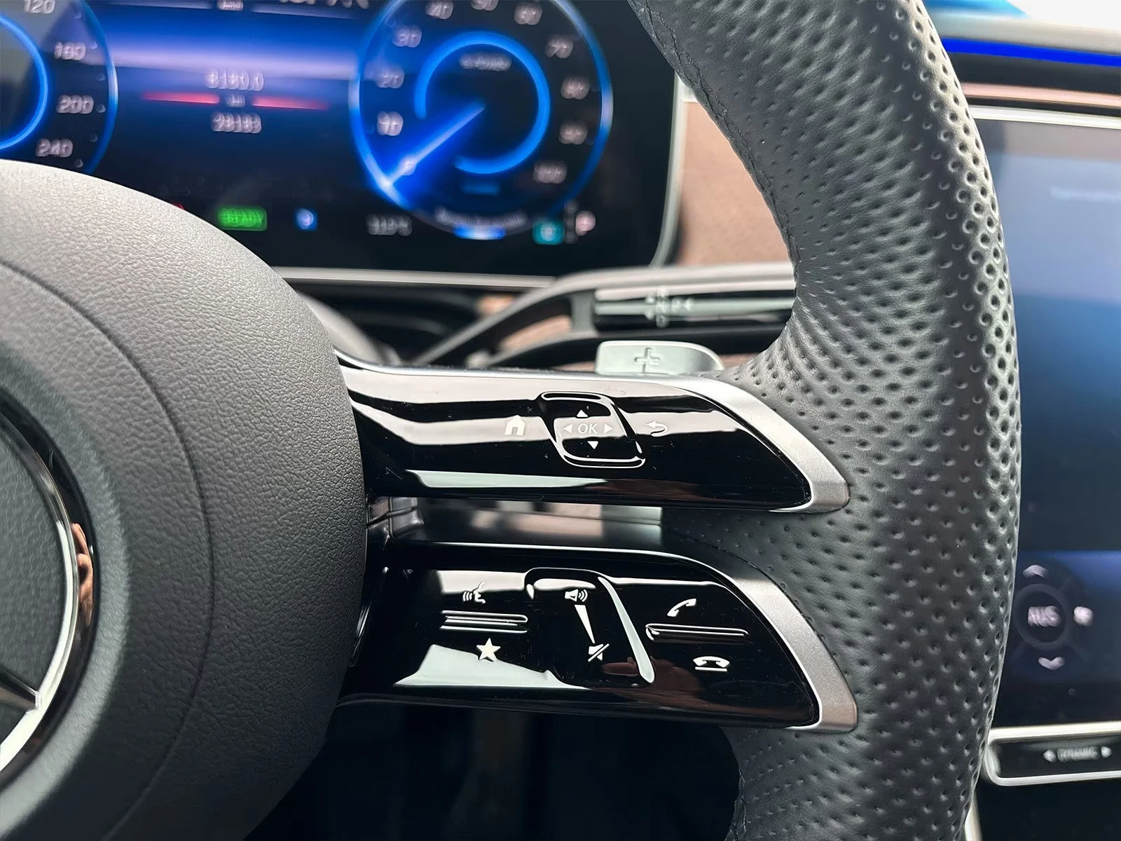 Mercedes-Benz EQE 300 AMG/245H/PANO/360/ACC/719z, снимка 12 - Автомобили и джипове - 55575891
