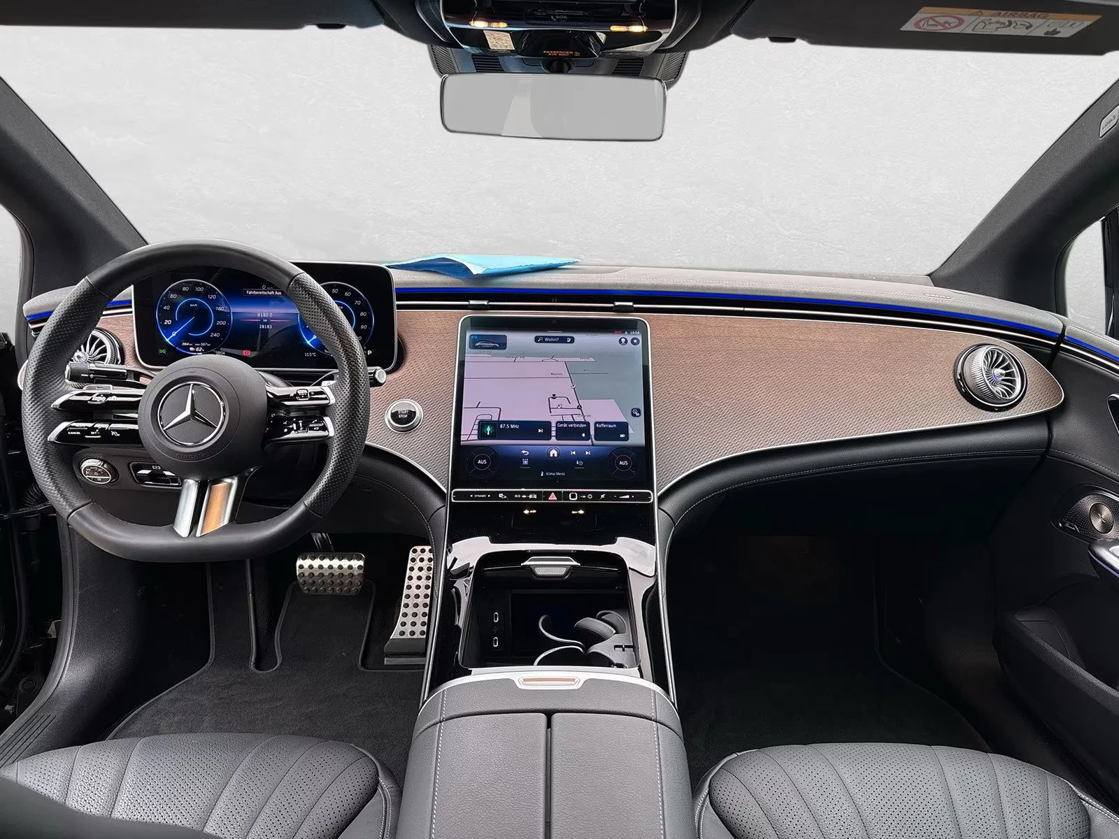 Mercedes-Benz EQE 300 AMG/245H/PANO/360/ACC/719z, снимка 9 - Автомобили и джипове - 55575891