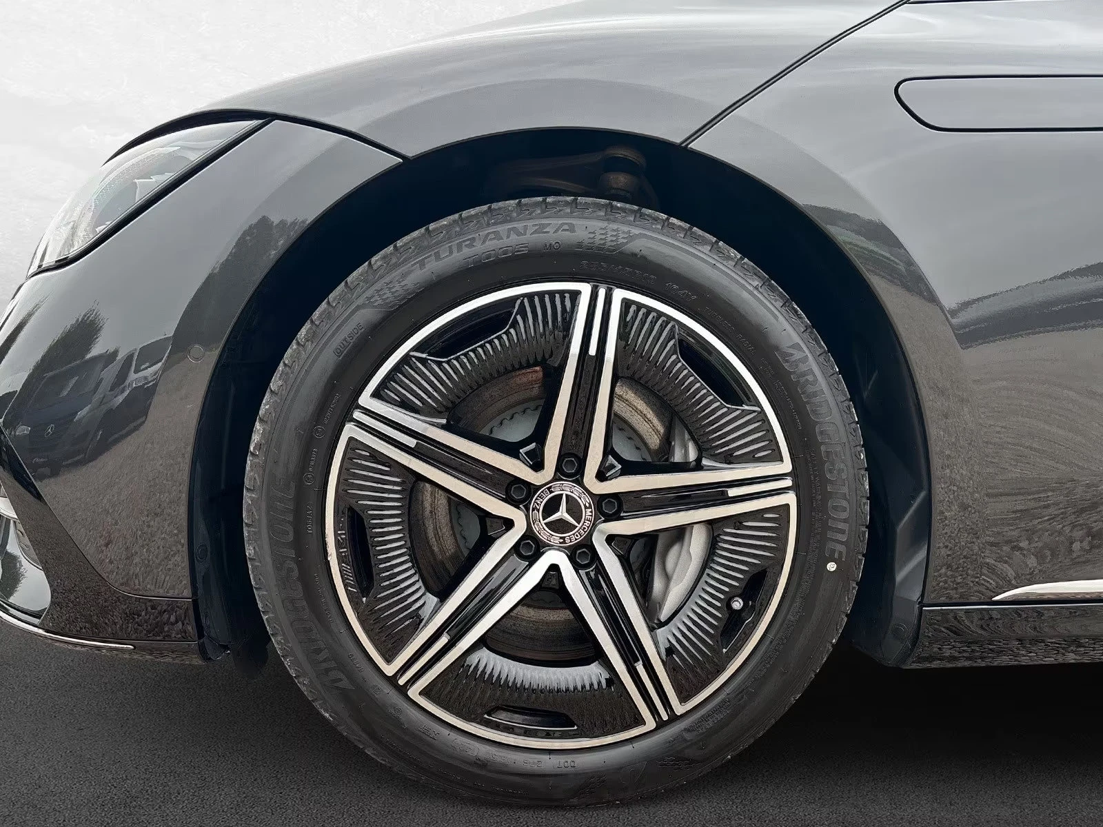 Mercedes-Benz EQE 300 AMG/245H/PANO/360/ACC/719z, снимка 3 - Автомобили и джипове - 55575891