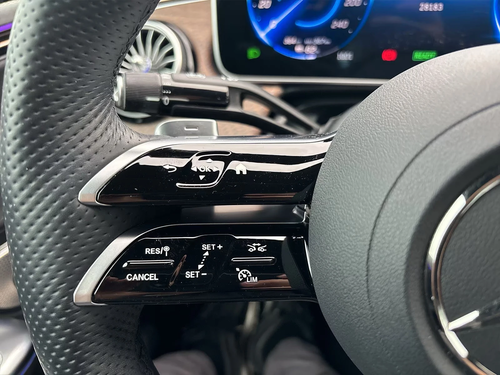 Mercedes-Benz EQE 300 AMG/245H/PANO/360/ACC/719z, снимка 11 - Автомобили и джипове - 55575891