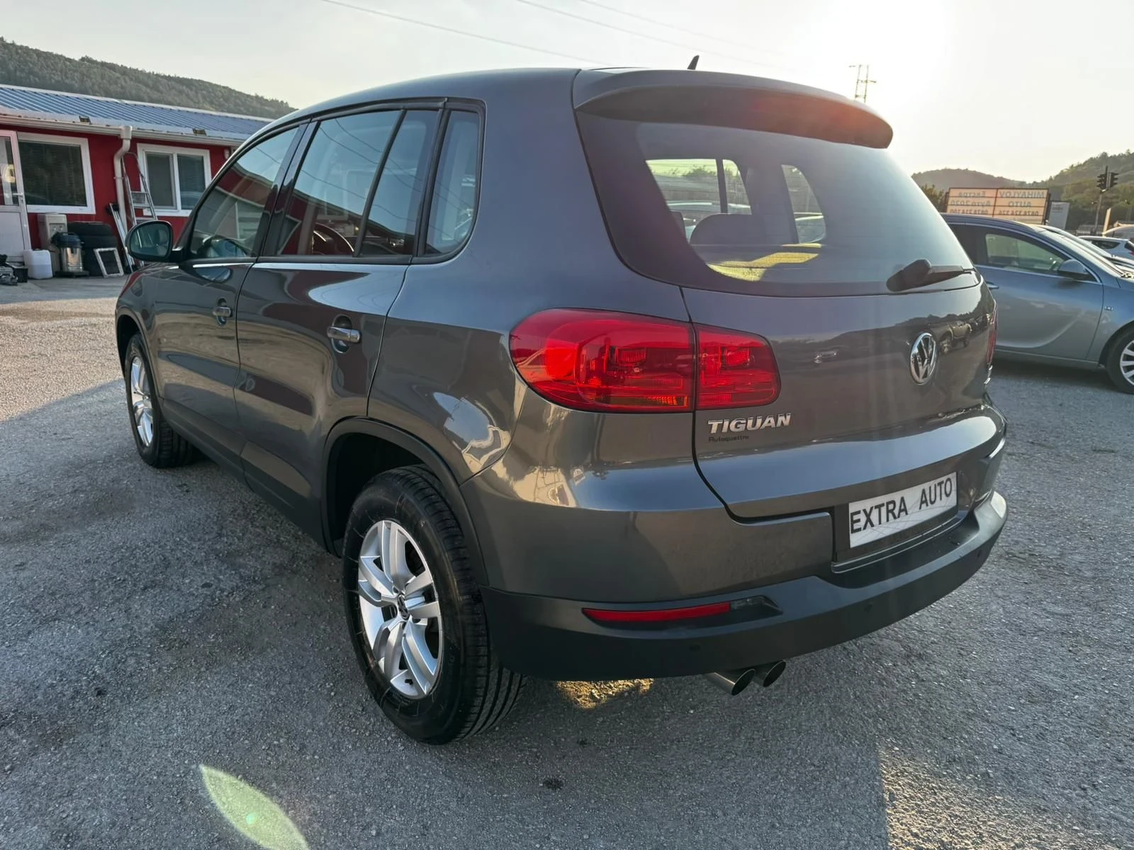 VW Tiguan 2.0TDI, FACELIFT , снимка 2 - Автомобили и джипове - 55878433
