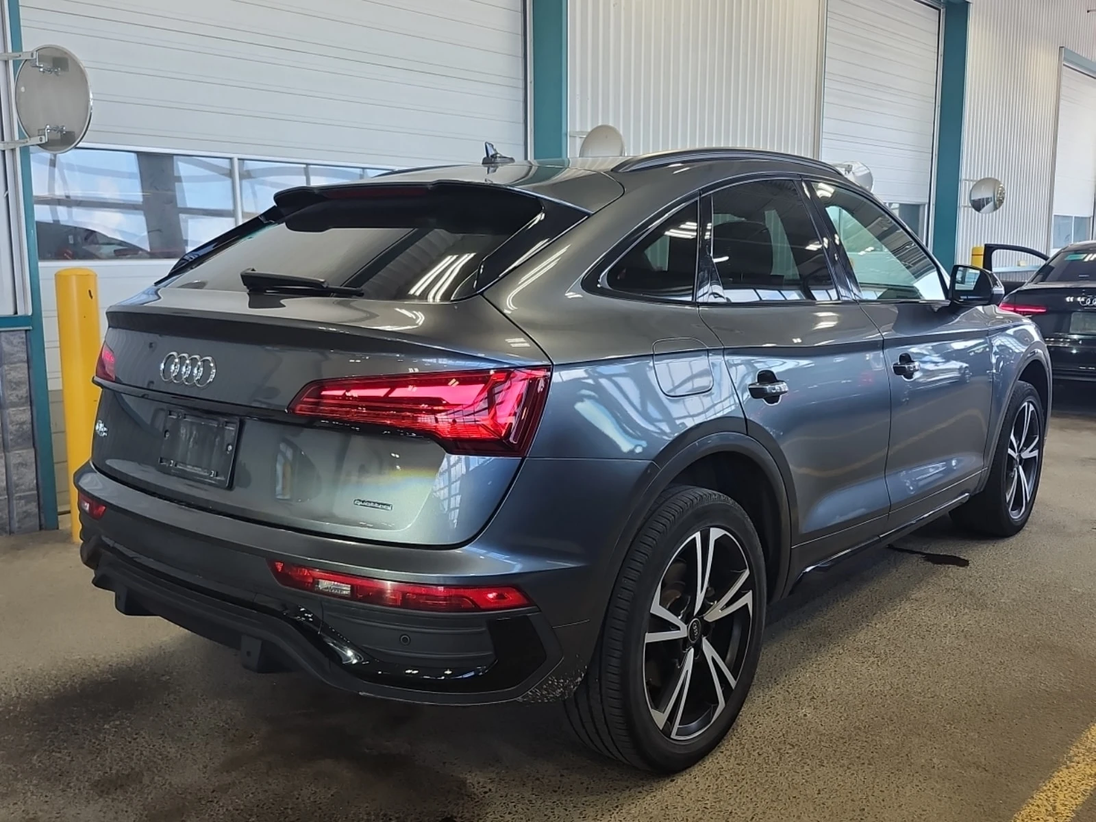 Audi Q5  PROGRESSIV / ДИСТРОНИК / АВТОКРЕДИТ , снимка 3 - Автомобили и джипове - 55898185