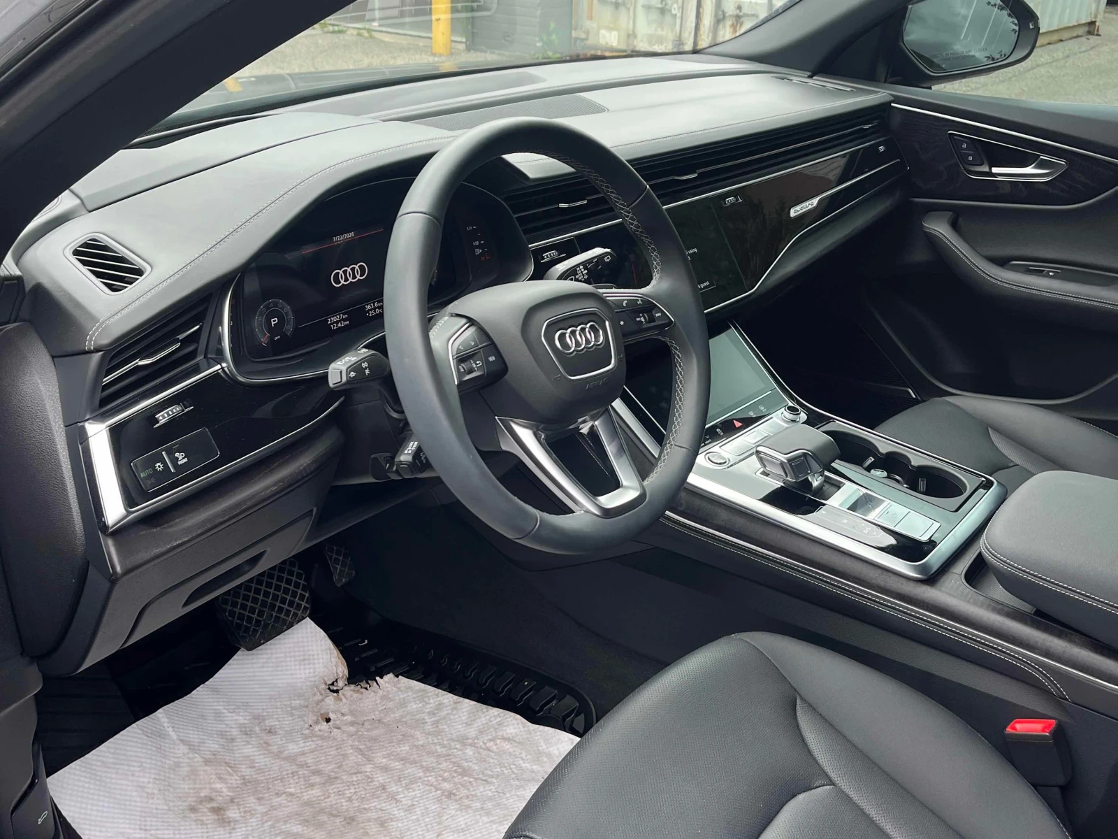 Audi Q8 * Technik * ADAPTIVE CRUISE ASSIST* , снимка 7 - Автомобили и джипове - 56130673
