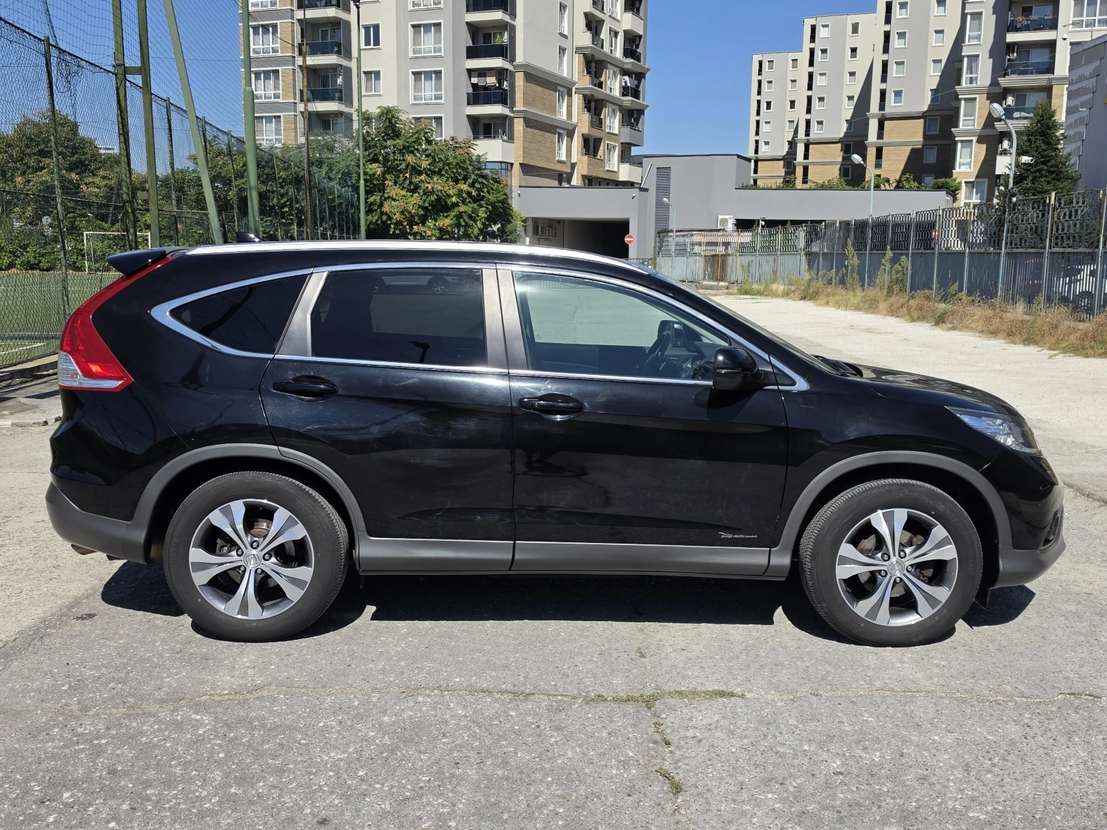 Honda Cr-v 2.0i-VTEC 4x4 Distronic, Lane Assist, Panorama, снимка 4 - Автомобили и джипове - 56158589