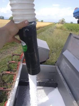 Телескопичен товарач John Deere ДИСПЕНСЪР ЗА ТОР И СЕМЕНА , снимка 7