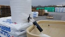 Телескопичен товарач John Deere ДИСПЕНСЪР ЗА ТОР И СЕМЕНА , снимка 10