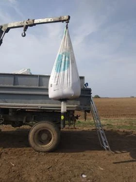 Телескопичен товарач John Deere ДИСПЕНСЪР ЗА ТОР И СЕМЕНА , снимка 4