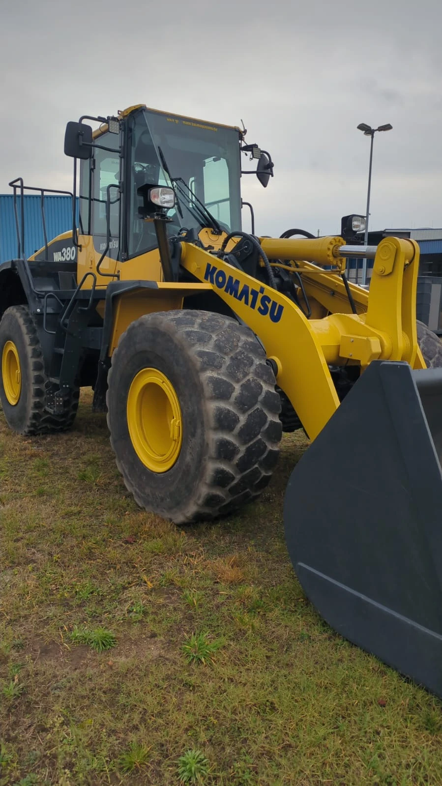 Челен товарач Komatsu WA 380-7 ЛИЗИНГ - изображение 2