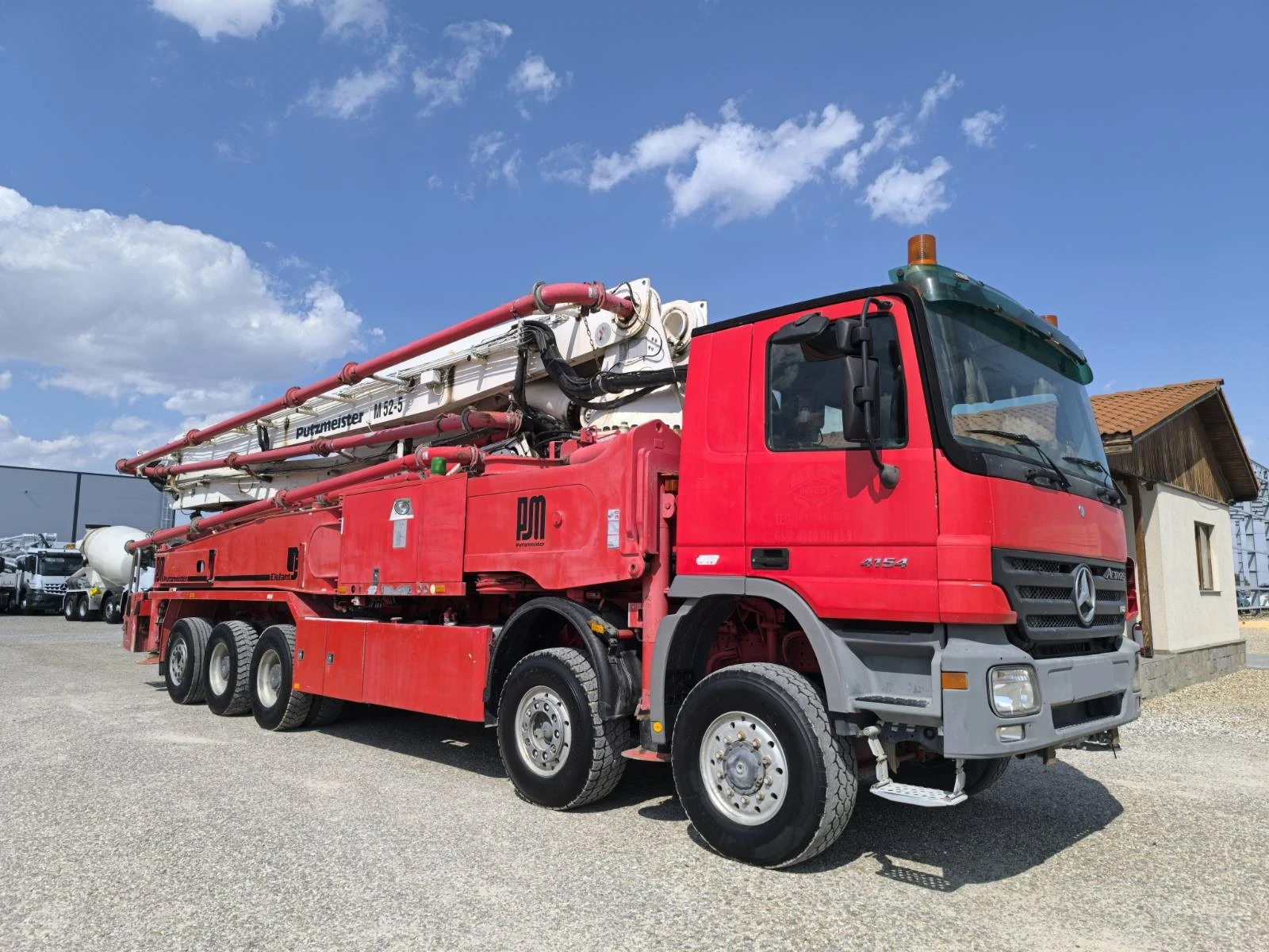 Бетон помпа Mercedes-Benz ACTROS 4154 V8 PUTZMEISTER M52-5