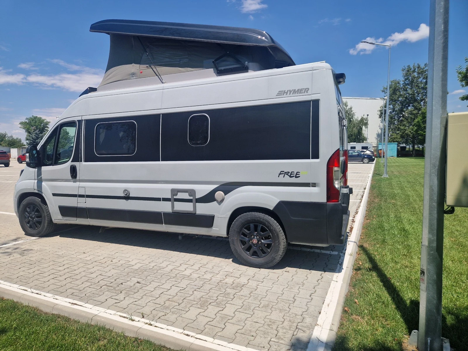Кемпер HYMER / ERIBA FREE 600, снимка 4 - Каравани и кемпери - 51189993