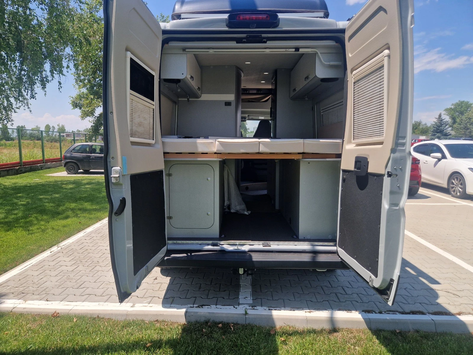 Кемпер HYMER / ERIBA FREE 600, снимка 5 - Каравани и кемпери - 51189993