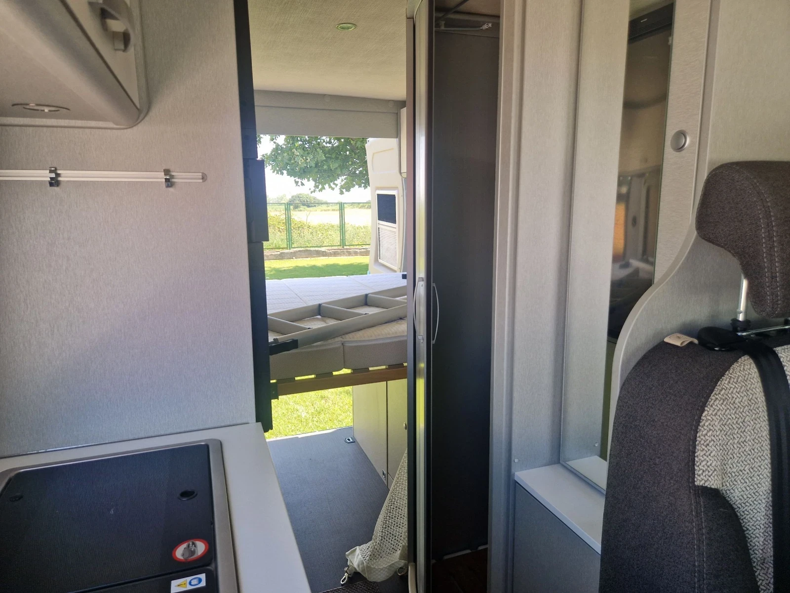 Кемпер HYMER / ERIBA FREE 600, снимка 8 - Каравани и кемпери - 51189993