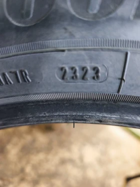 Гуми Зимни 235/50R20, снимка 5