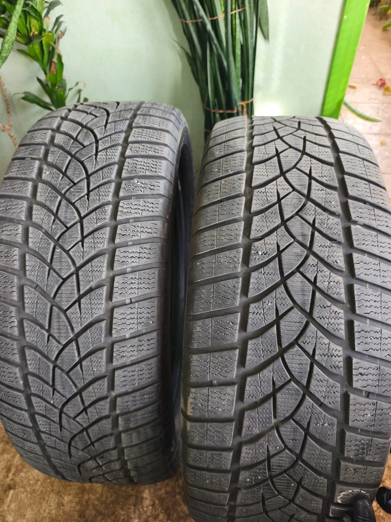 Гуми Зимни 235/50R20