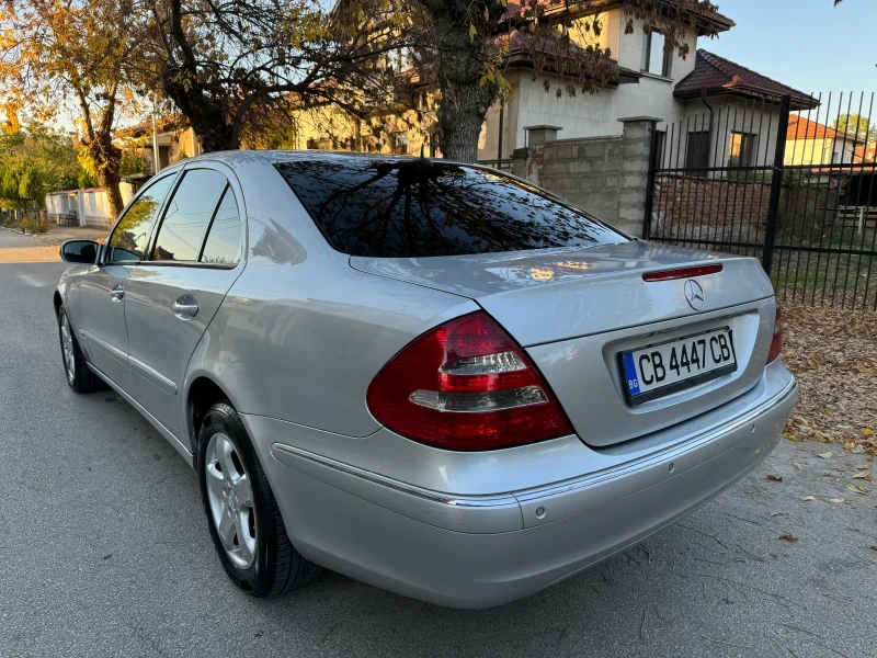 Mercedes-Benz E 270, снимка 11 - Автомобили и джипове - 47601960