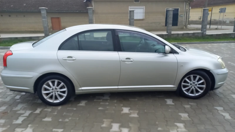 Toyota Avensis, снимка 4 - Автомобили и джипове - 48273136