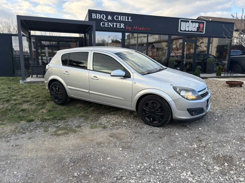 Opel Astra, снимка 1 - Автомобили и джипове - 48965838