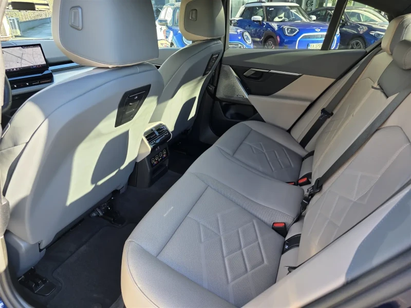 BMW 520 xDrive, снимка 8 - Автомобили и джипове - 52232111