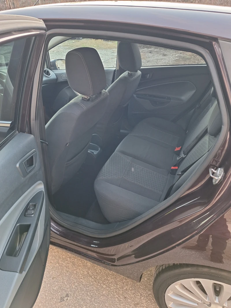 Ford Fiesta 1.4i, снимка 9 - Автомобили и джипове - 52938324