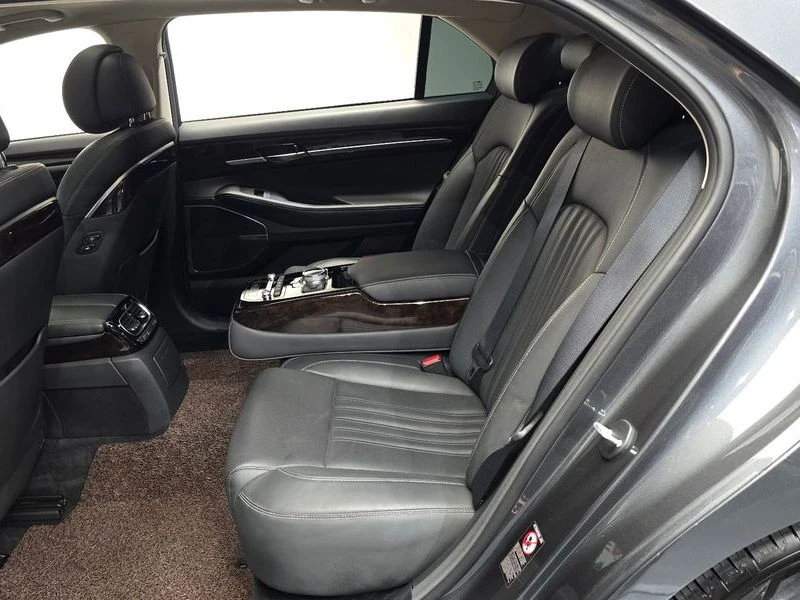 Genesis G90 3.8 Automatic, снимка 16 - Автомобили и джипове - 55606081