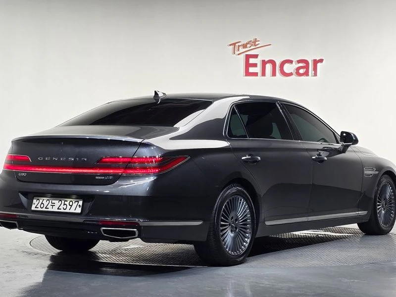 Genesis G90 3.8 Automatic, снимка 3 - Автомобили и джипове - 55606081