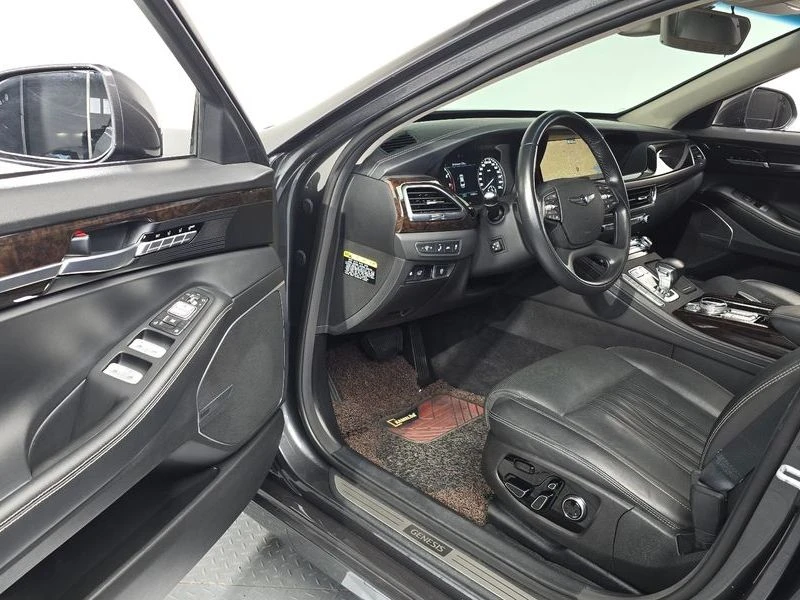 Genesis G90 3.8 Automatic, снимка 6 - Автомобили и джипове - 55606081