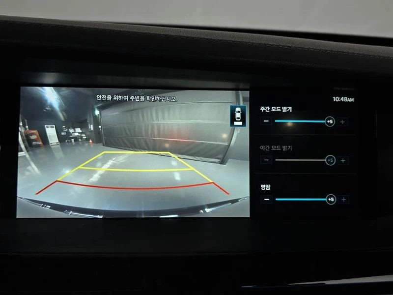 Genesis G90 3.8 Automatic, снимка 14 - Автомобили и джипове - 55606081