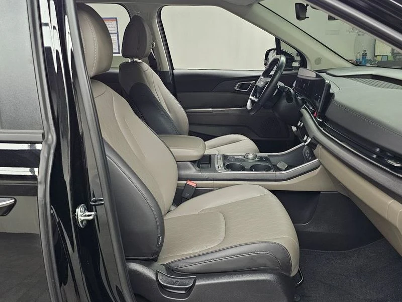 Kia Carnival 3.5 Automatic, снимка 10 - Автомобили и джипове - 55848455